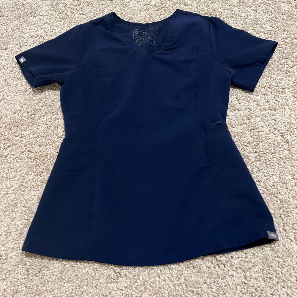 Scrub top